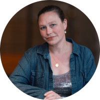 Megan Gordon headshot